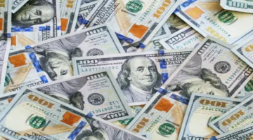 تحركات مفاجئة.. سعر الدولار يختتم تعاملات شهر يناير مقابل الجنيه في البنوك المصرية